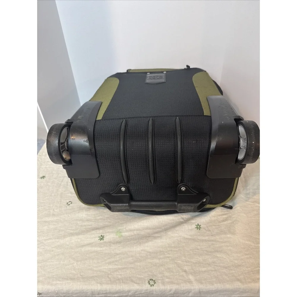 TraVeLPrO LUGGaGE T-PrO BOLD‎ 22 INCH EXPanDaBLe ROLLaBoarD BaG, BLacK/Green